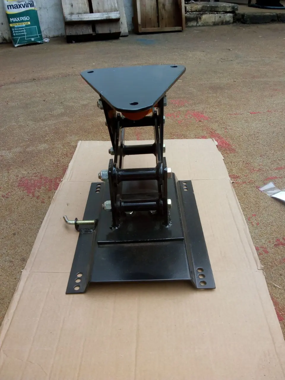 SUPORTE DO BANCO PEDESTAL GIRATÓRIO RETROESCAVADEIRA TR75009 CASE 580 580H 580M 580N 580L 416C 416D - Imagem 2