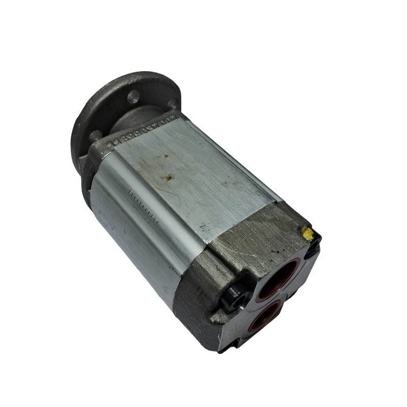 BOMBA SAIDA FUNDOS 9 ESTR 6 FUROS "HYBEL" 6670600 33LT